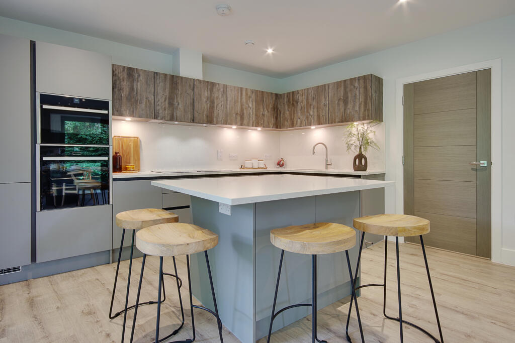 Additional property image - Martello Road South, Canford Cliffs, Poole, Dorset, BH13