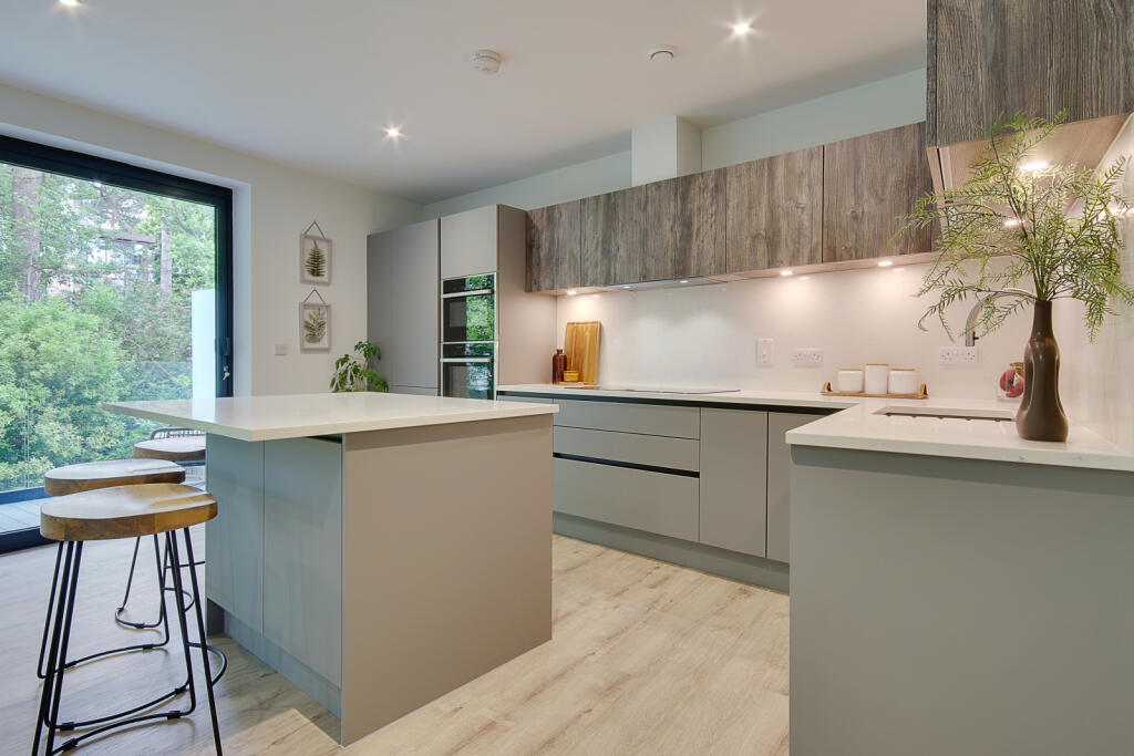 Additional property image - Martello Road South, Canford Cliffs, Poole, Dorset, BH13