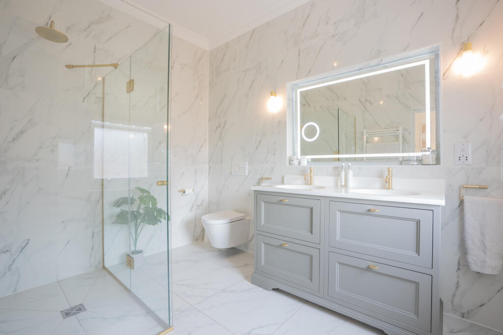 Additional property image - Upper Golf Links Road, Broadstone, Dorset, BH18