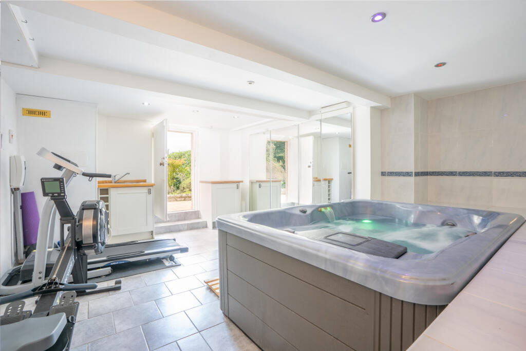Additional property image - Upper Golf Links Road, Broadstone, Dorset, BH18