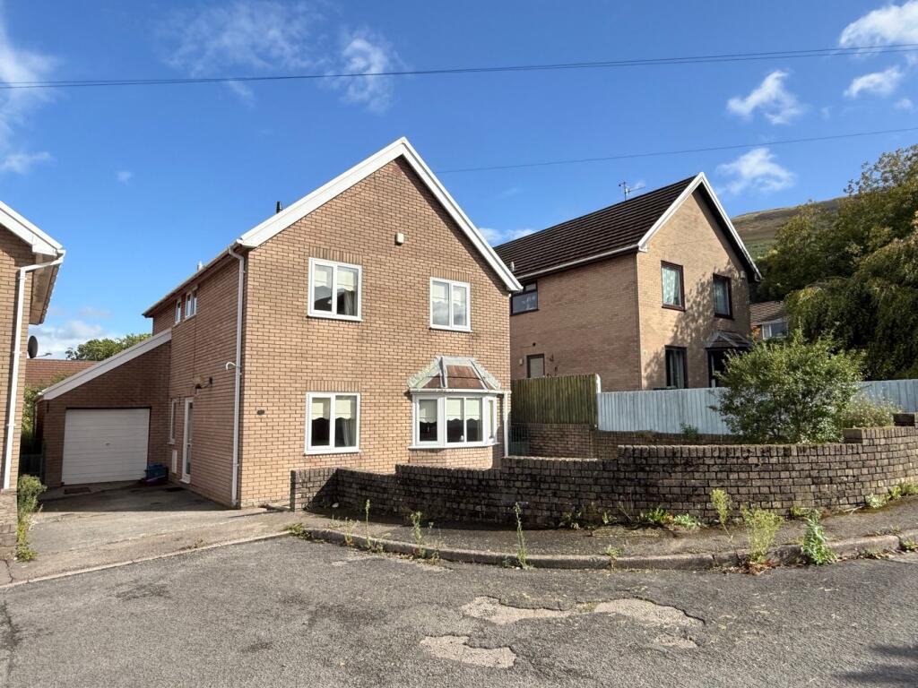 Main image of property: Derwen Deg Close, Govilon, Abergavenny, NP7