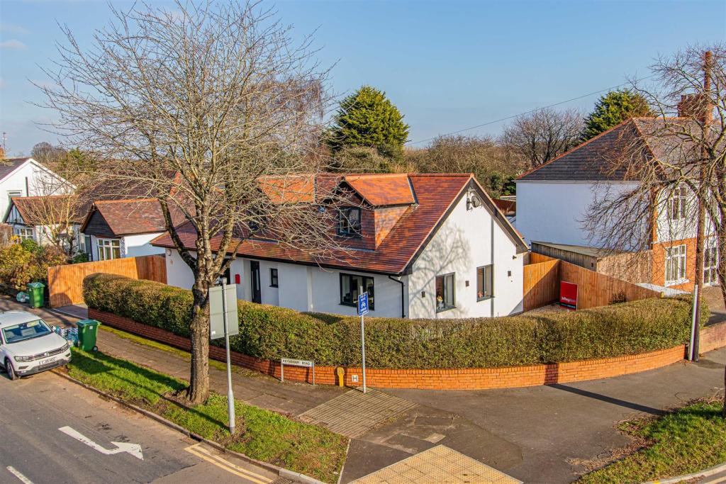 4 bedroom detached bungalow for sale in Keynsham Road, Cardiff, CF14