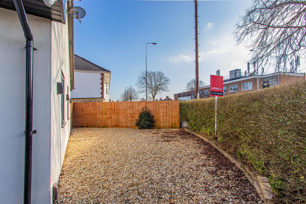 4 bedroom detached bungalow for sale in Keynsham Road, Cardiff, CF14