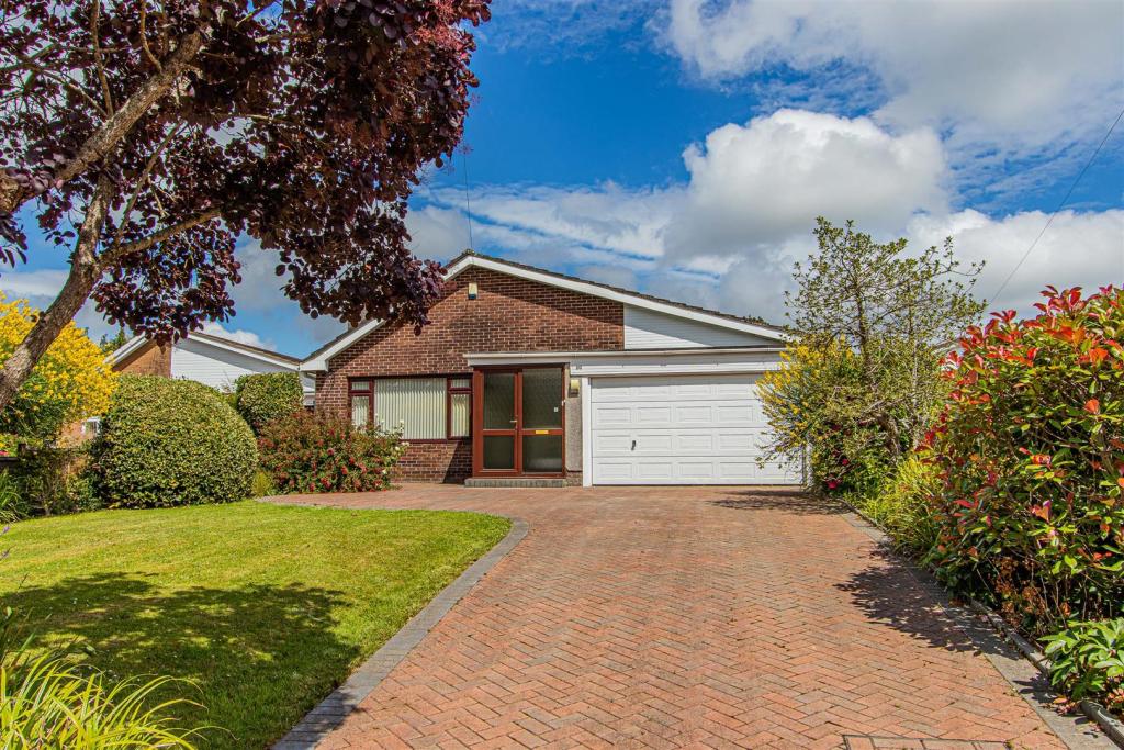 4 bedroom detached bungalow for sale in Mill Road, Lisvane, Cardiff, CF14