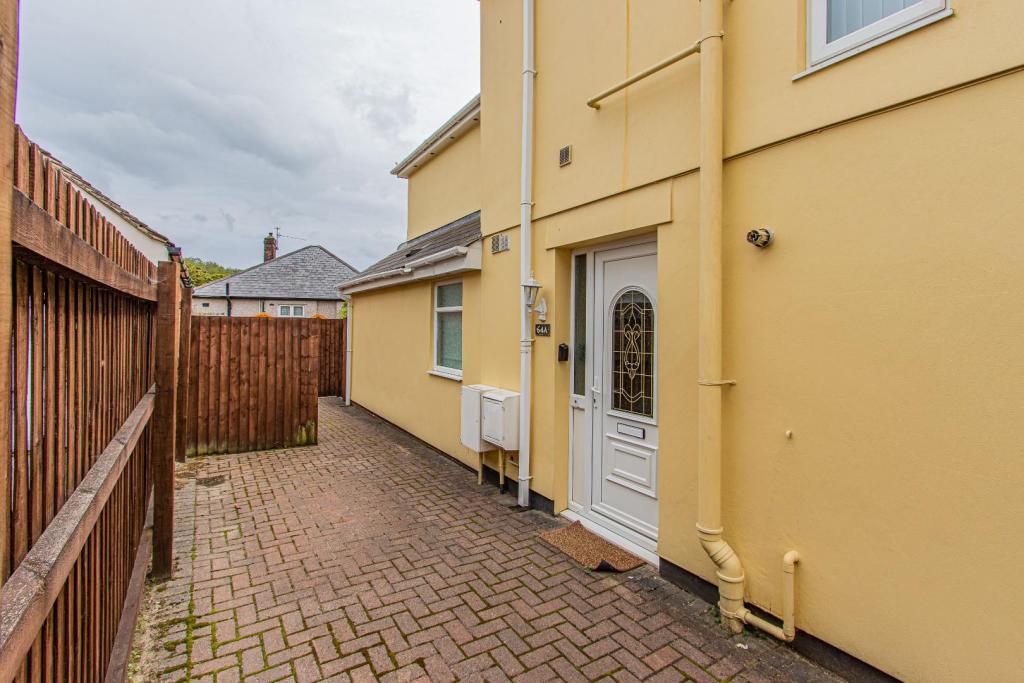 2 bedroom for sale in Pantmawr Road, Whitchurch, Cardiff, CF14