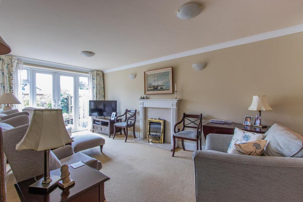 2 bedroom maisonette for sale in Pantmawr Road, Whitchurch, Cardiff, CF14