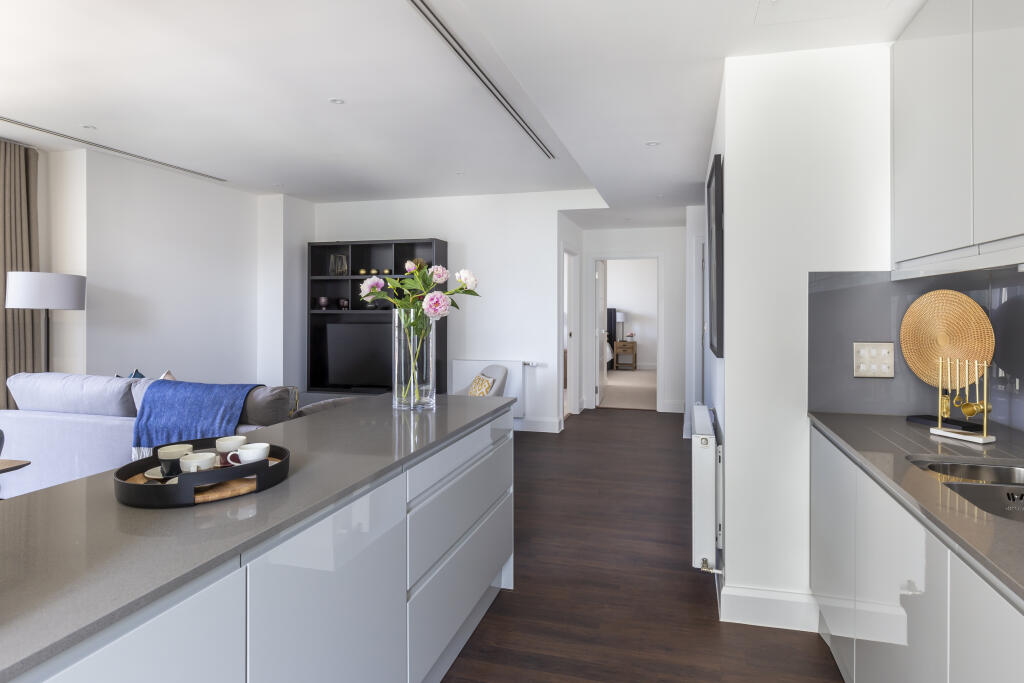 3 bedroom apartment for rent in Harbour Way, London, E14
