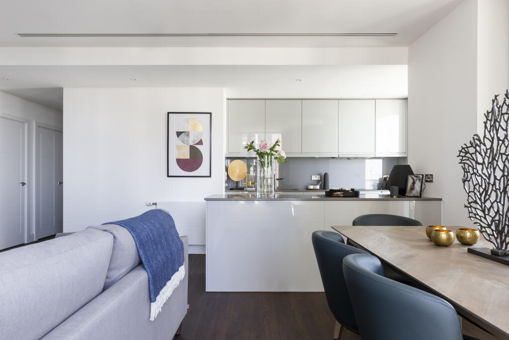 3 bedroom apartment for rent in Harbour Way, London, E14