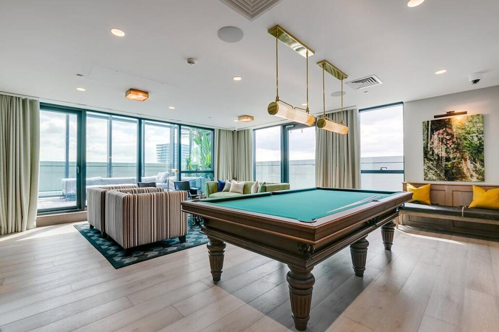 Main image of property: OSTRO TOWER, 31 Harbour Way, London, E14 9ZP