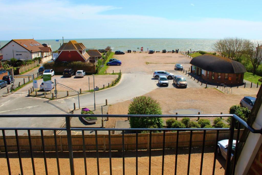 2 bedroom flat for rent in Eastbourne Road, PEVENSEY BAY, BN24 6EJ, BN24