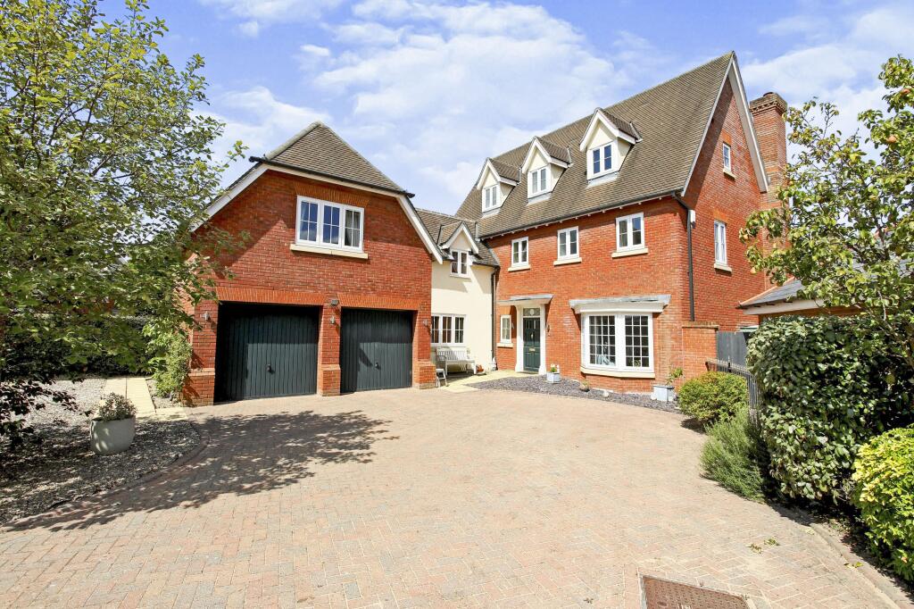 5 bedroom detached house for sale in Edenbridge Close, Weston, CW2