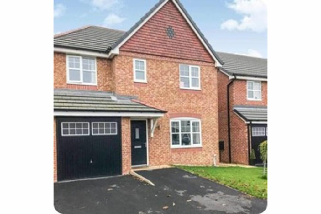 4 bedroom detached house for sale in Orchard Place, Sandbach, CW11