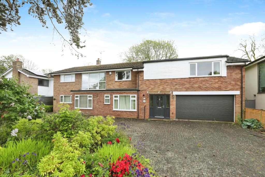 5 bedroom detached house for sale in Rookery Drive, Nantwich, CW5