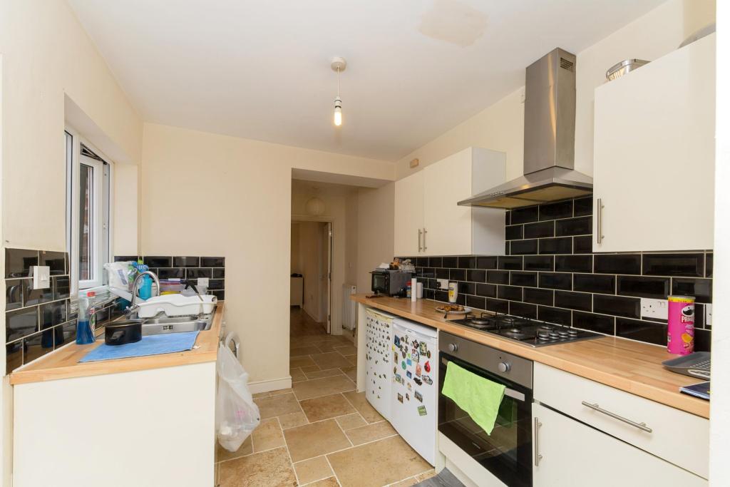 2 bedroom flat for sale in Gresty Road, Crewe, CW2