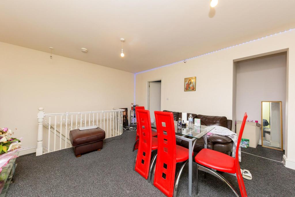 2 bedroom flat for sale in Gresty Road, Crewe, CW2