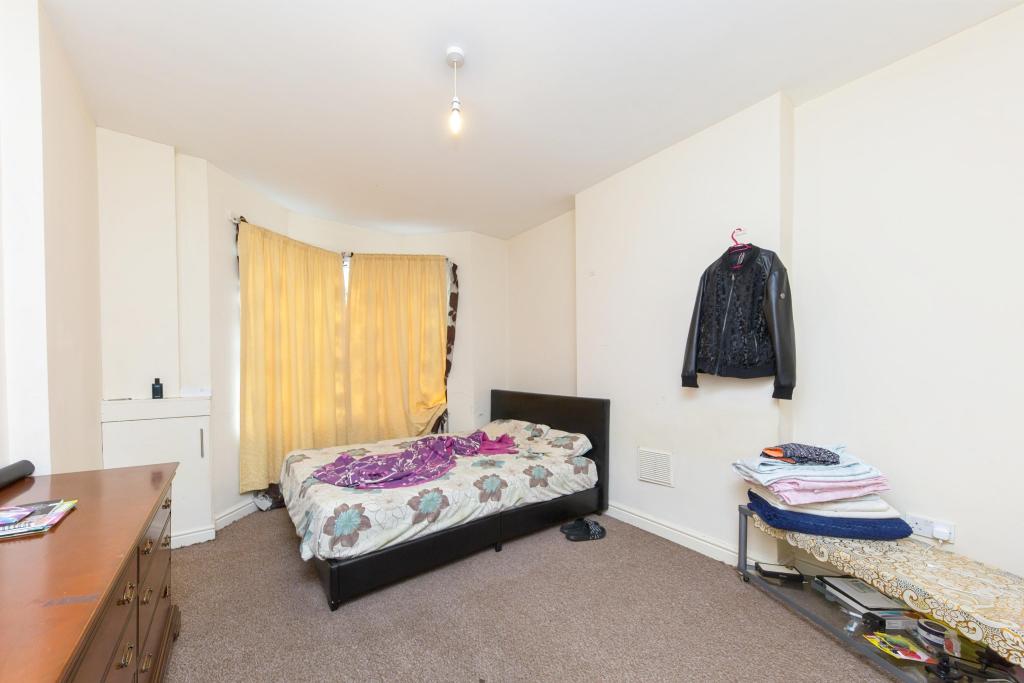 2 bedroom flat for sale in Gresty Road, Crewe, CW2