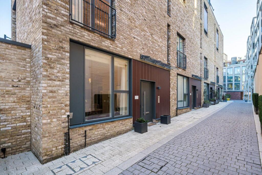 Main image of property: Hilary Mews, London Bridge