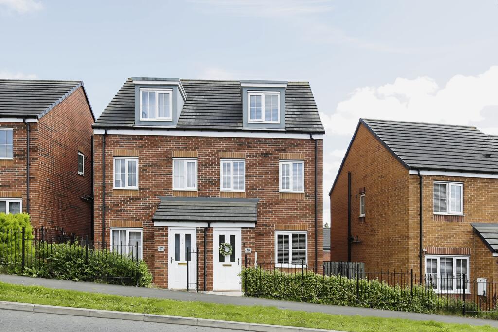 3 bedroom town house for sale in Ivatt Walk, Shildon, DL4