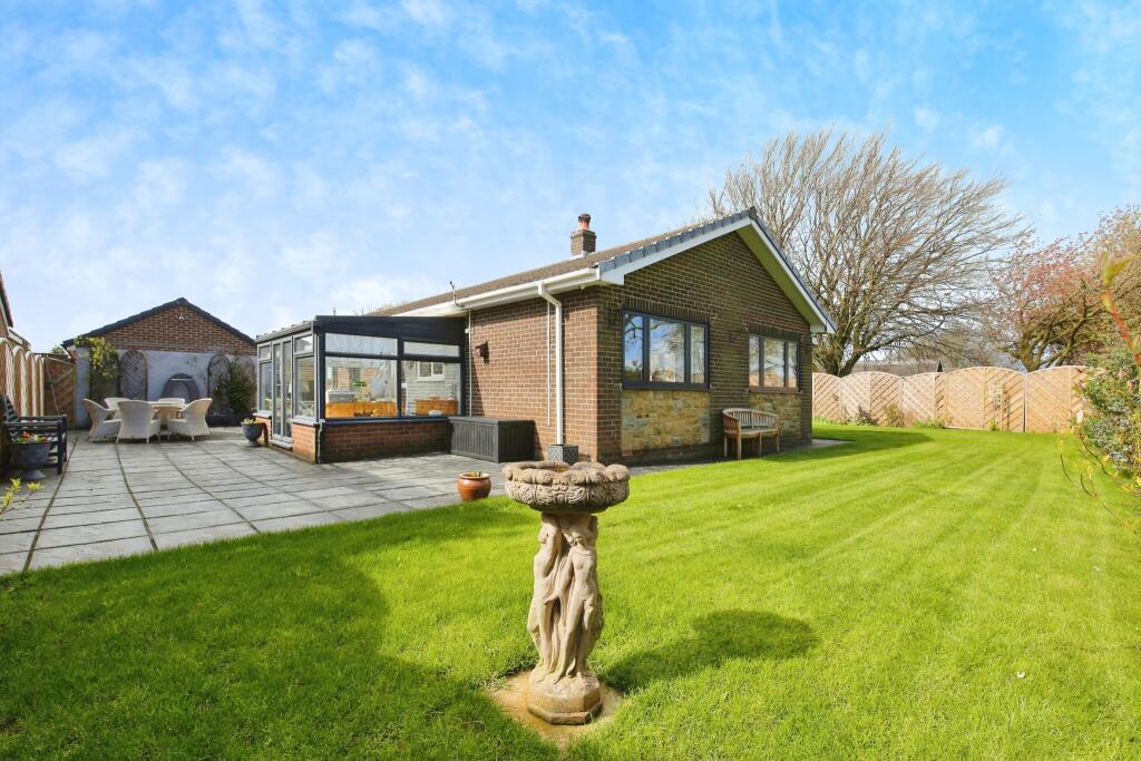 2 bedroom detached bungalow for sale in Eskdale Gardens, Shildon, DL4