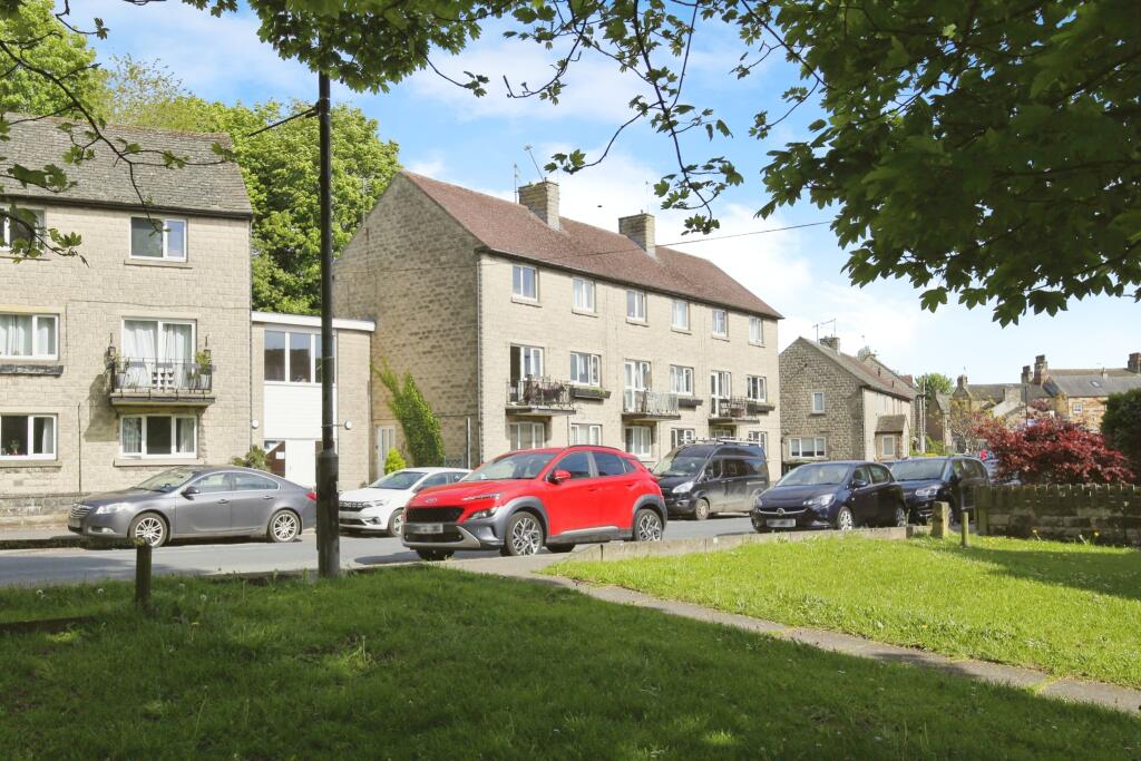 2 bedroom ground floor flat for sale in Bridgegate, Barnard Castle, DL12