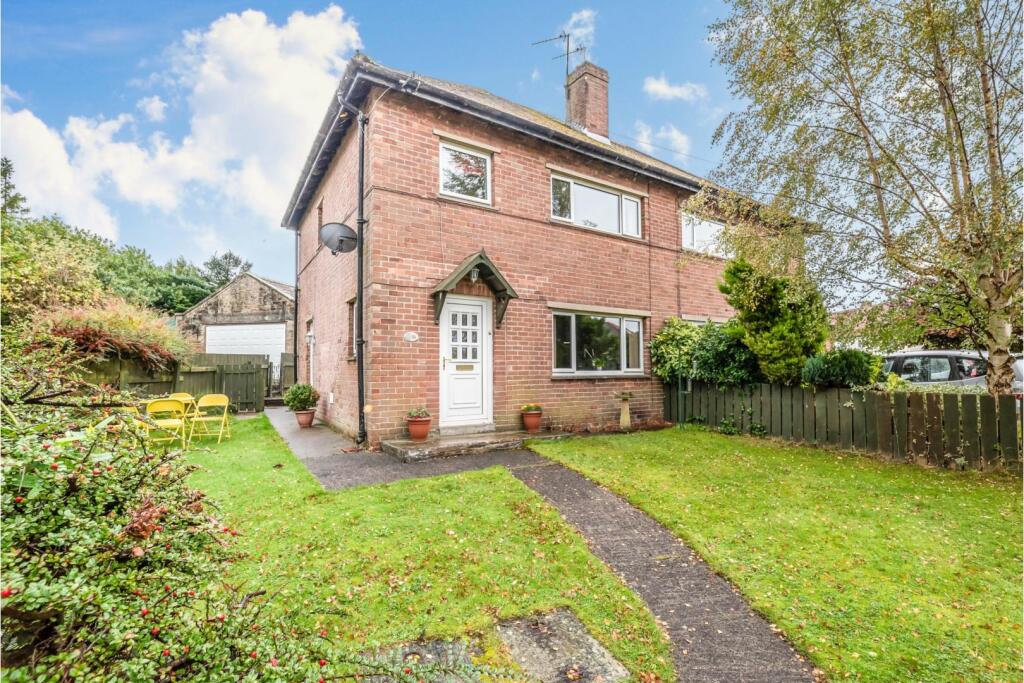 3 bedroom semidetached house for sale in Strathmore Road, Barnard