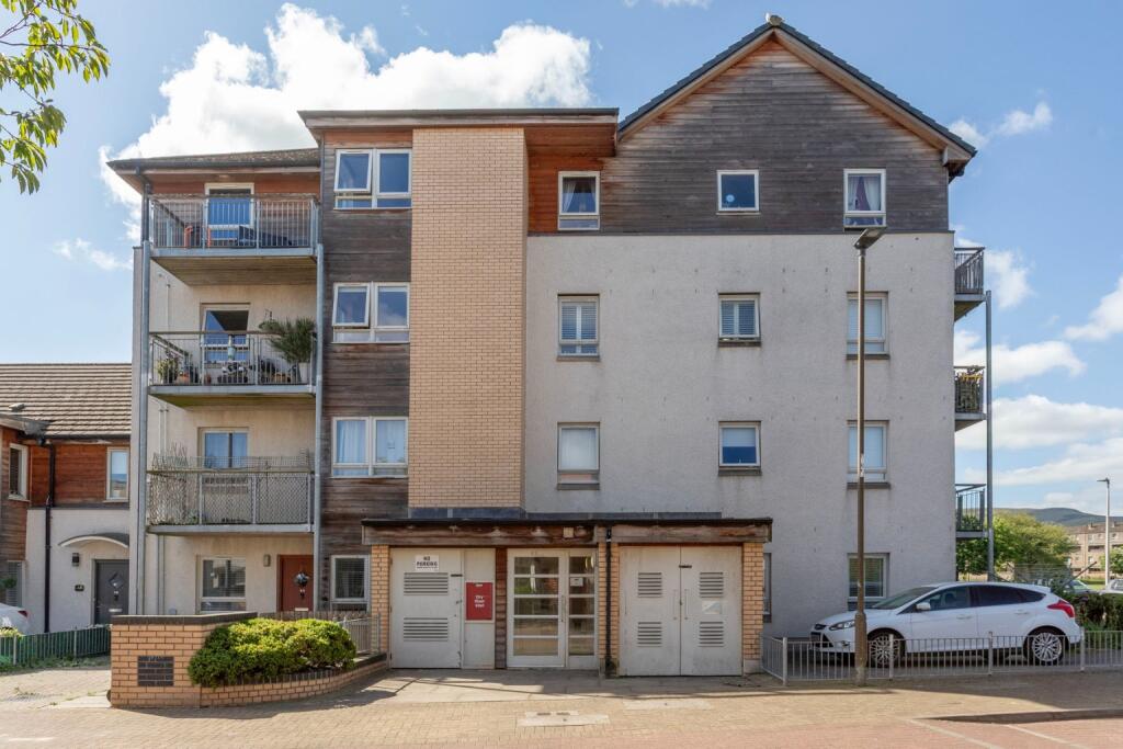 Main image of property: 42/9 Firrhill Park, Colinton Mains, Edinburgh, EH13 9DW