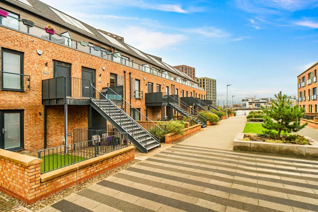 Main image of property: 15 Gilroy Road, Leith, Edinburgh, EH6 6AR