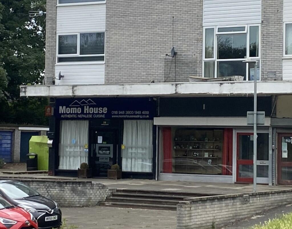 Main image of property: 28 Farnham Drive, Reading, Berkshire, RG4