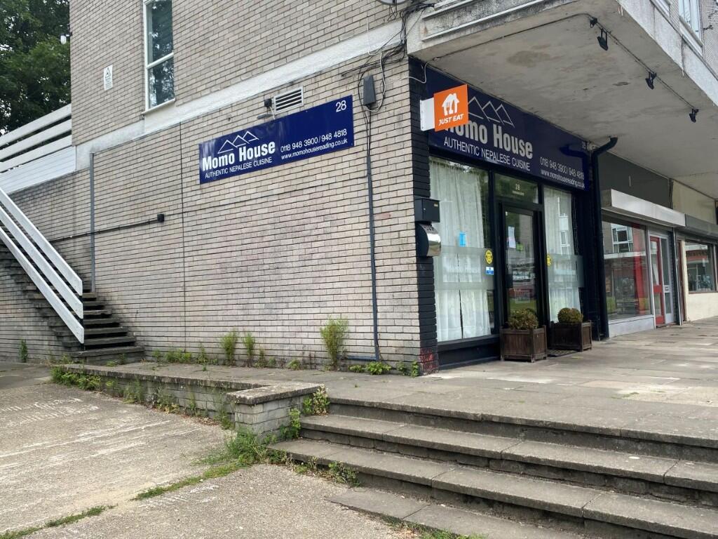 Main image of property: 28 Farnham Drive, Reading, Berkshire, RG4