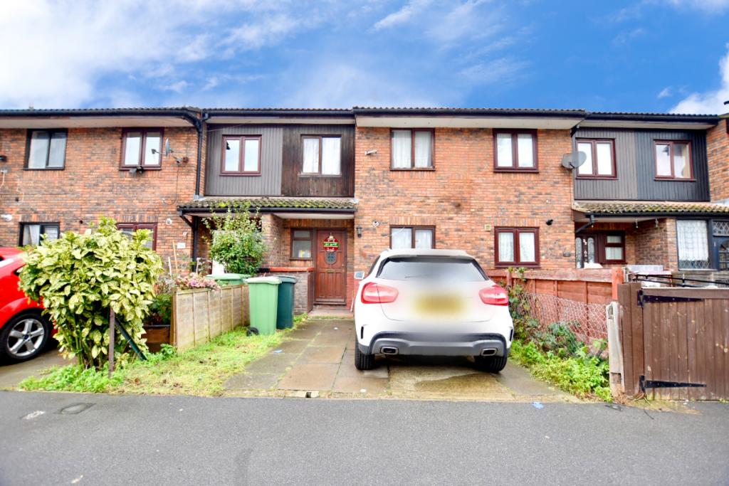 3 bedroom terraced house for sale in Mafeking Road, Canning Town, E16