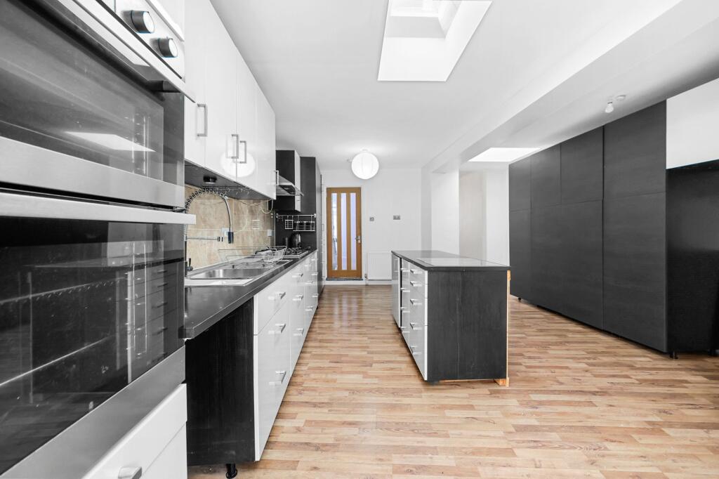 Main image of property: Park Road, London, E10