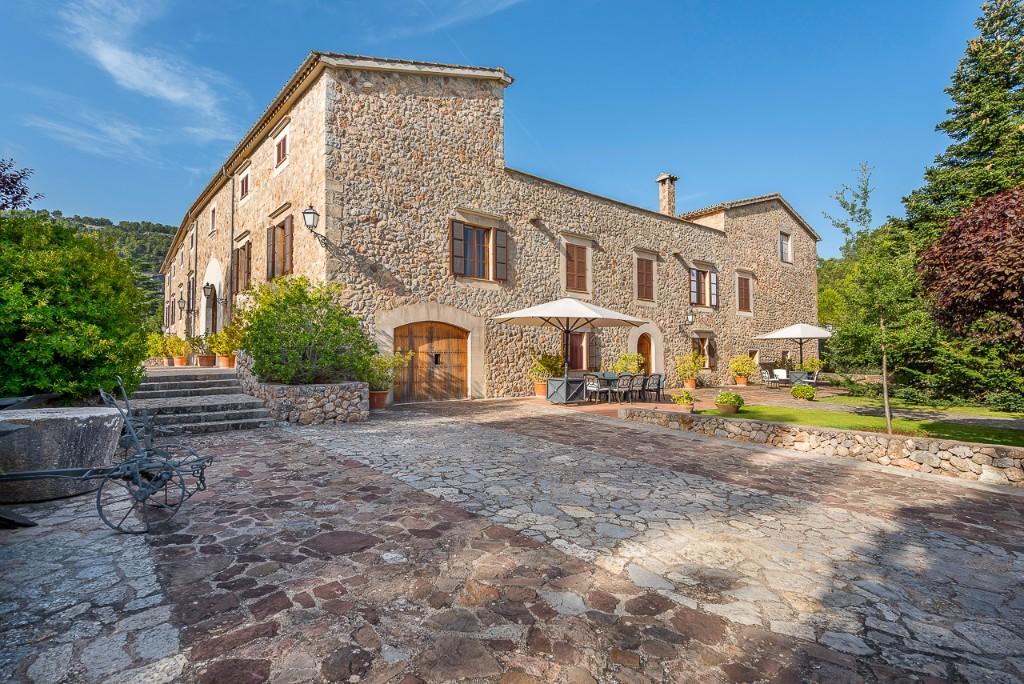 10 bedroom finca for sale in Puigpunyent, Mallorca, Balearic Islands, Spain