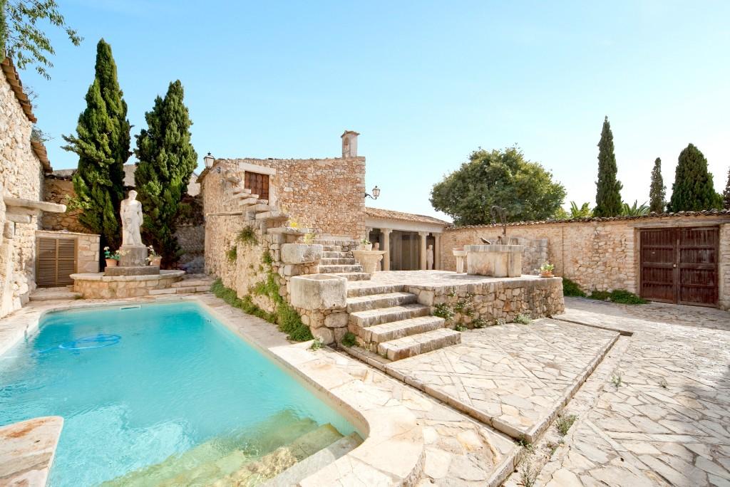 6 bedroom hotel for sale in Lloseta, Mallorca, Balearic Islands, Spain