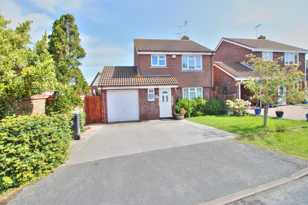 3 Bedroom Detached House For Sale In The Close Eastbourne