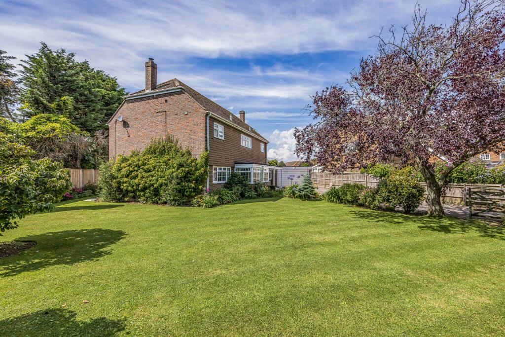 4 bedroom detached house for sale in West Wittering, nr sailing club, PO20