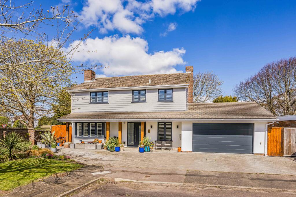 5 bedroom detached house for sale in Compass House, Elmstead Gardens