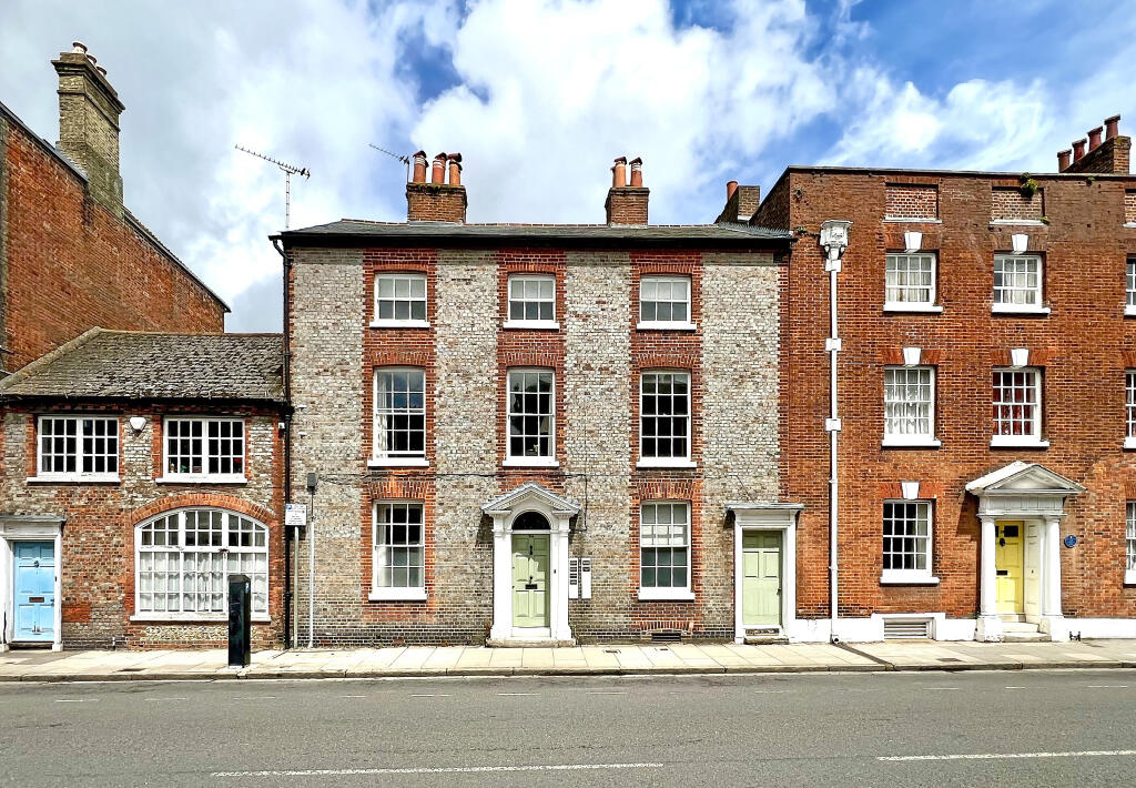 Main image of property: 24 West Street, Chichester, offices & flat in all approx 3,600 sqft
