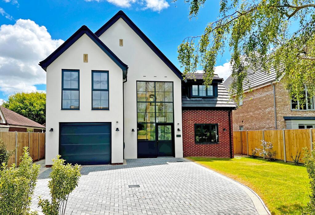 Main image of property: Oak Lodge, West Wittering, nr beach 
