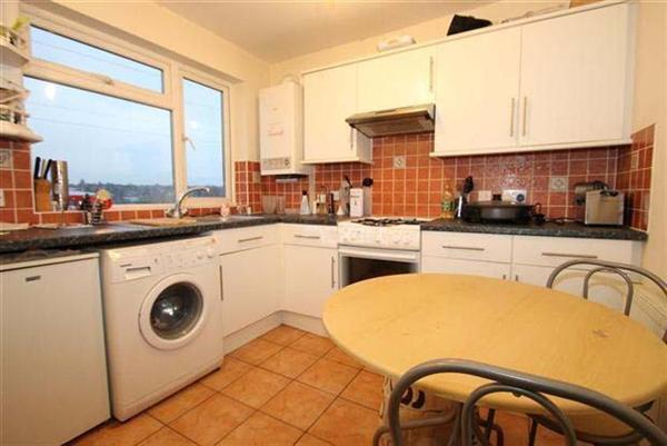 3 bedroom apartment for rent in Crayford Way, Crayford, DA1