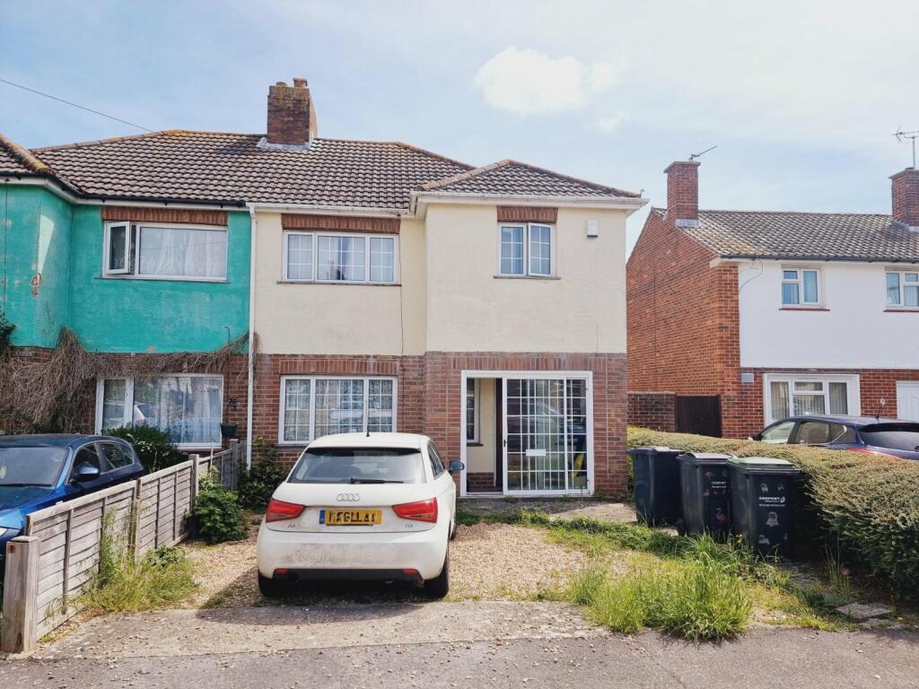 3 bedroom semidetached house for sale in Wavell Road, Gosport, Hampshire, PO13