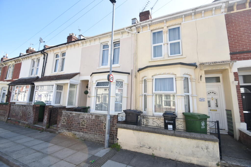 3 bedroom terraced house for rent in Bosham Road SILVER SUB, Portsmouth, Hampshire, PO2