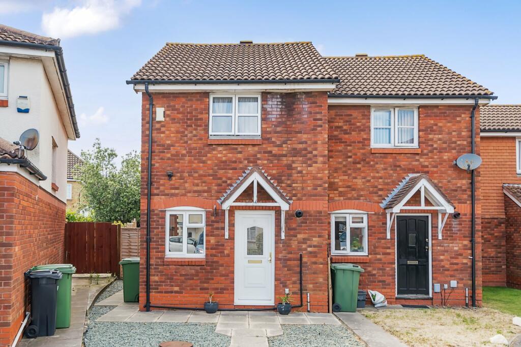 2 bedroom end of terrace house for sale in Hobby Close, Portsmouth, Hampshire, PO3