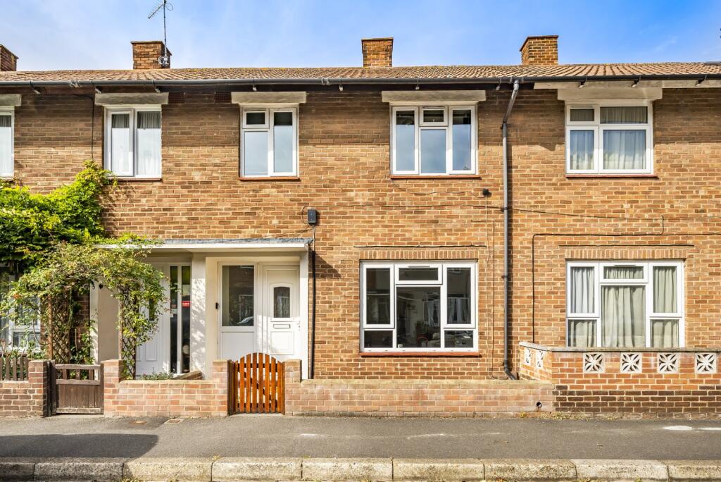 Main image of property: Mayo Close, Buckland, Portsmouth, PO1