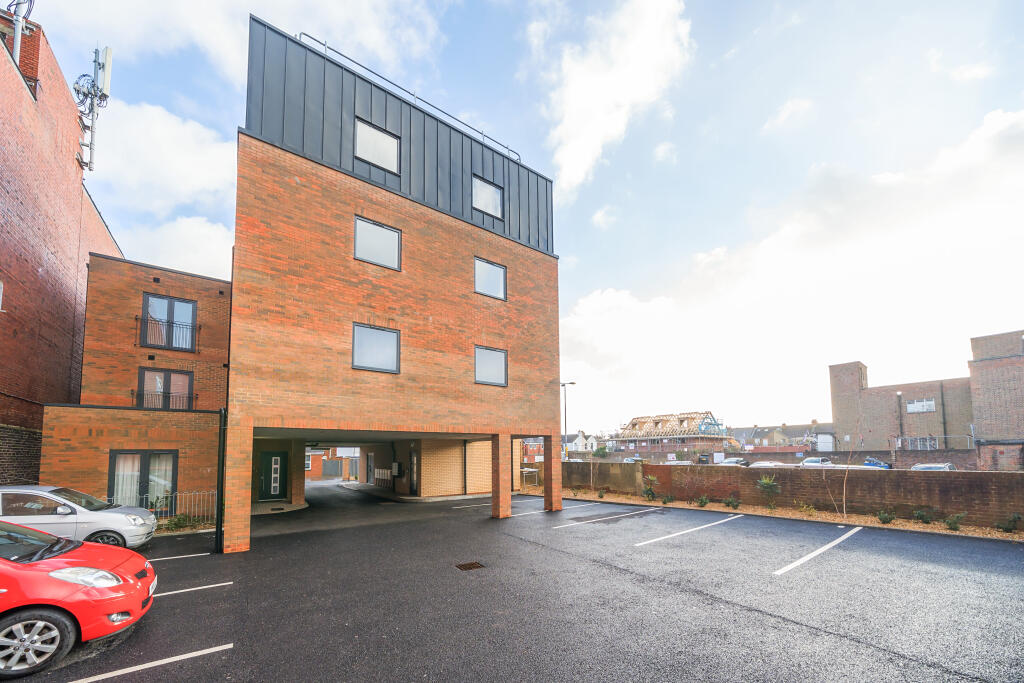 Main image of property: Stubbington Avenue, Portsmouth, Hampshire, PO2