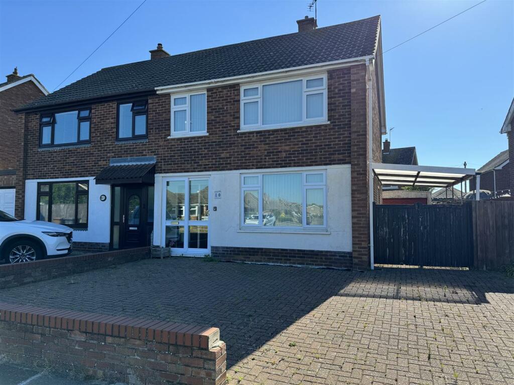 3 bedroom semidetached house for sale in Lingfield Road, Ipswich, IP1