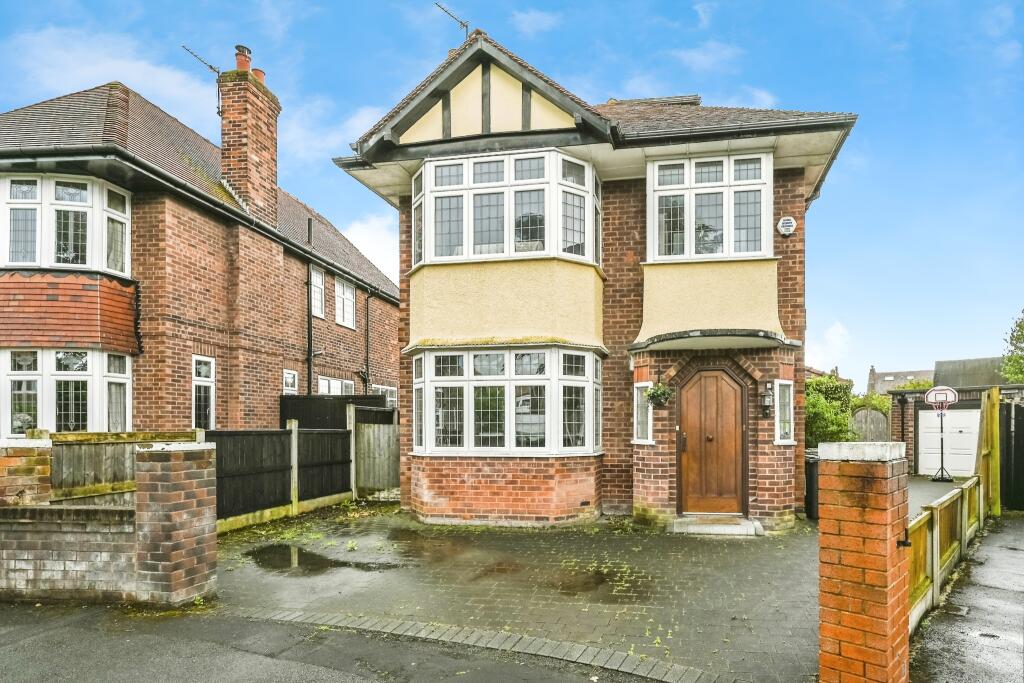 4 bedroom detached house for sale in Bonnington Avenue, Crosby, Merseyside, L23