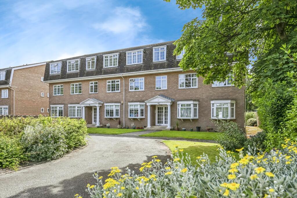 2 bedroom flat for sale in Warren Road, Blundellsands, Merseyside, L23