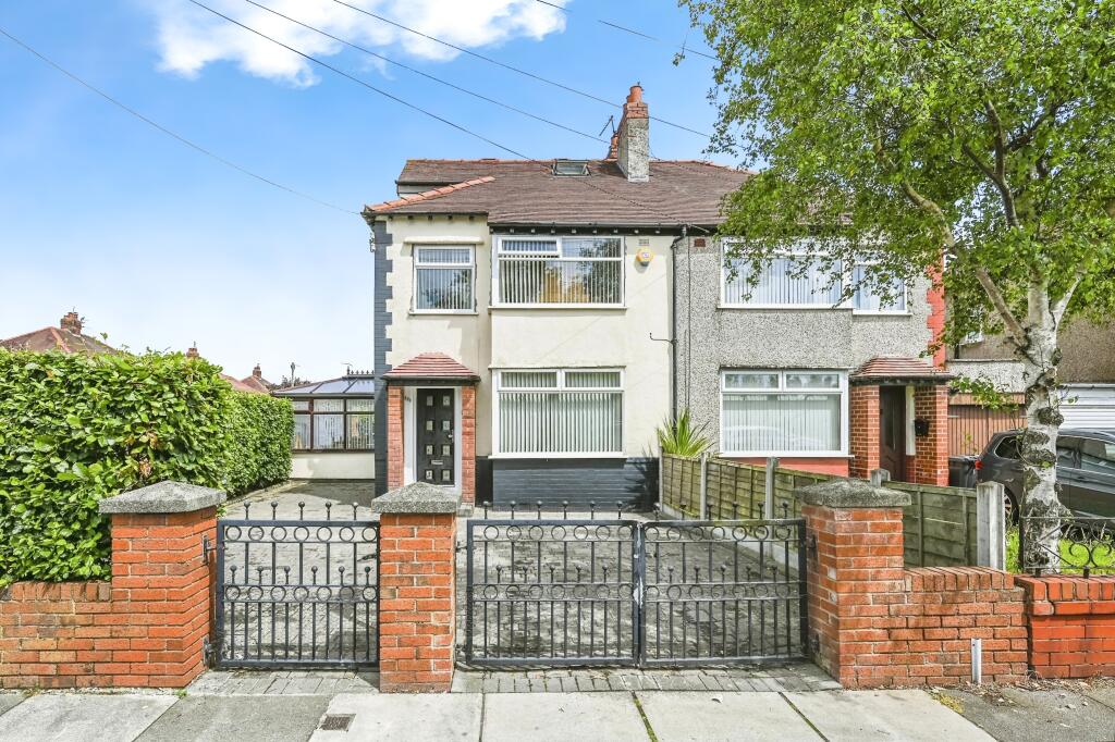 3 bedroom semidetached house for sale in Forefield Lane, Crosby