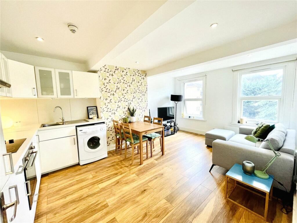 2 bedroom apartment for sale in Coombe Road, Park Hill, East Croydon