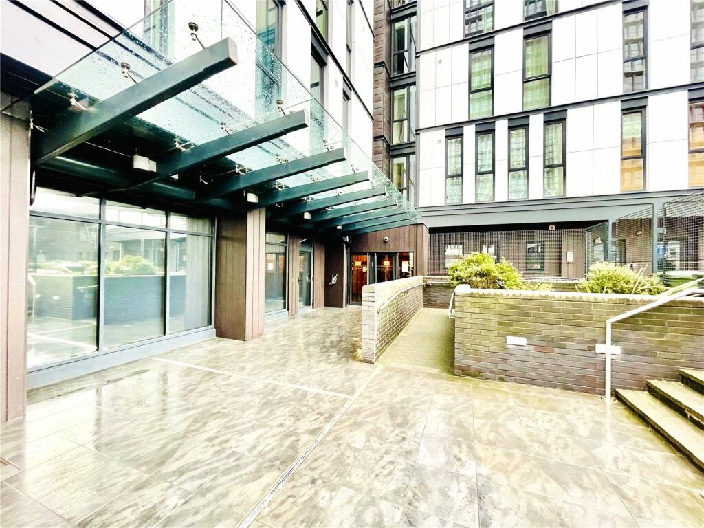 Main image of property: Masons Avenue, Central Croydon, CR0